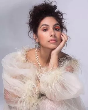 Alessia Cara / 697145310 / alessiacara / alessiasmusic фото голая #0011