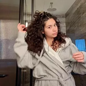 Alessia Cara / 697145310 / alessiacara / alessiasmusic фото голая #0027