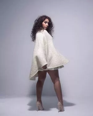 Alessia Cara / 697145310 / alessiacara / alessiasmusic nude photo #0208