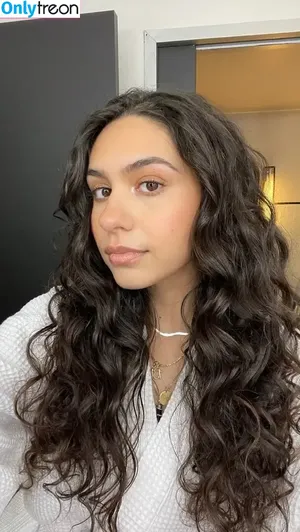 Alessia Cara / 697145310 / alessiacara / alessiasmusic nude photo #0232