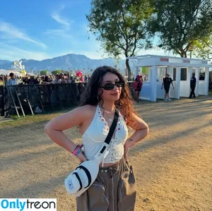 Alessia Cara / 697145310 / alessiacara / alessiasmusic nude photo #0236