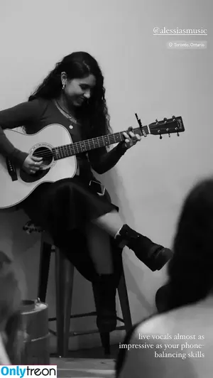 Alessia Cara / 697145310 / alessiacara / alessiasmusic nude photo #0247