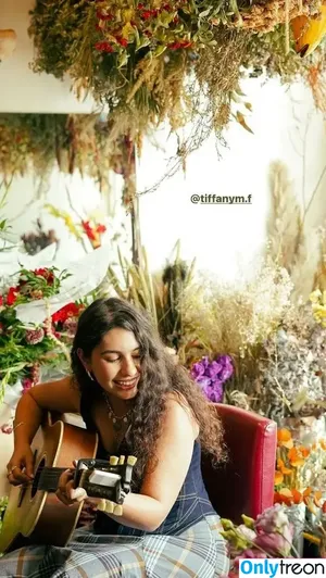Alessia Cara / 697145310 / alessiacara / alessiasmusic nude photo #0252
