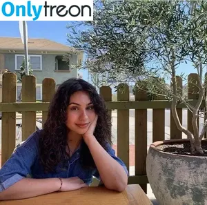 Alessia Cara / 697145310 / alessiacara / alessiasmusic nude photo #0255