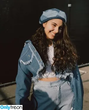 Alessia Cara / 697145310 / alessiacara / alessiasmusic nude photo #0258