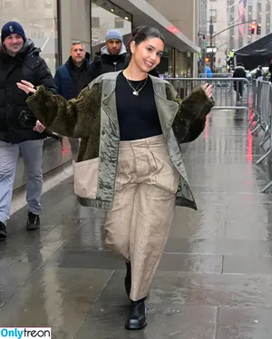 Alessia Cara / 697145310 / alessiacara / alessiasmusic nude photo #0266