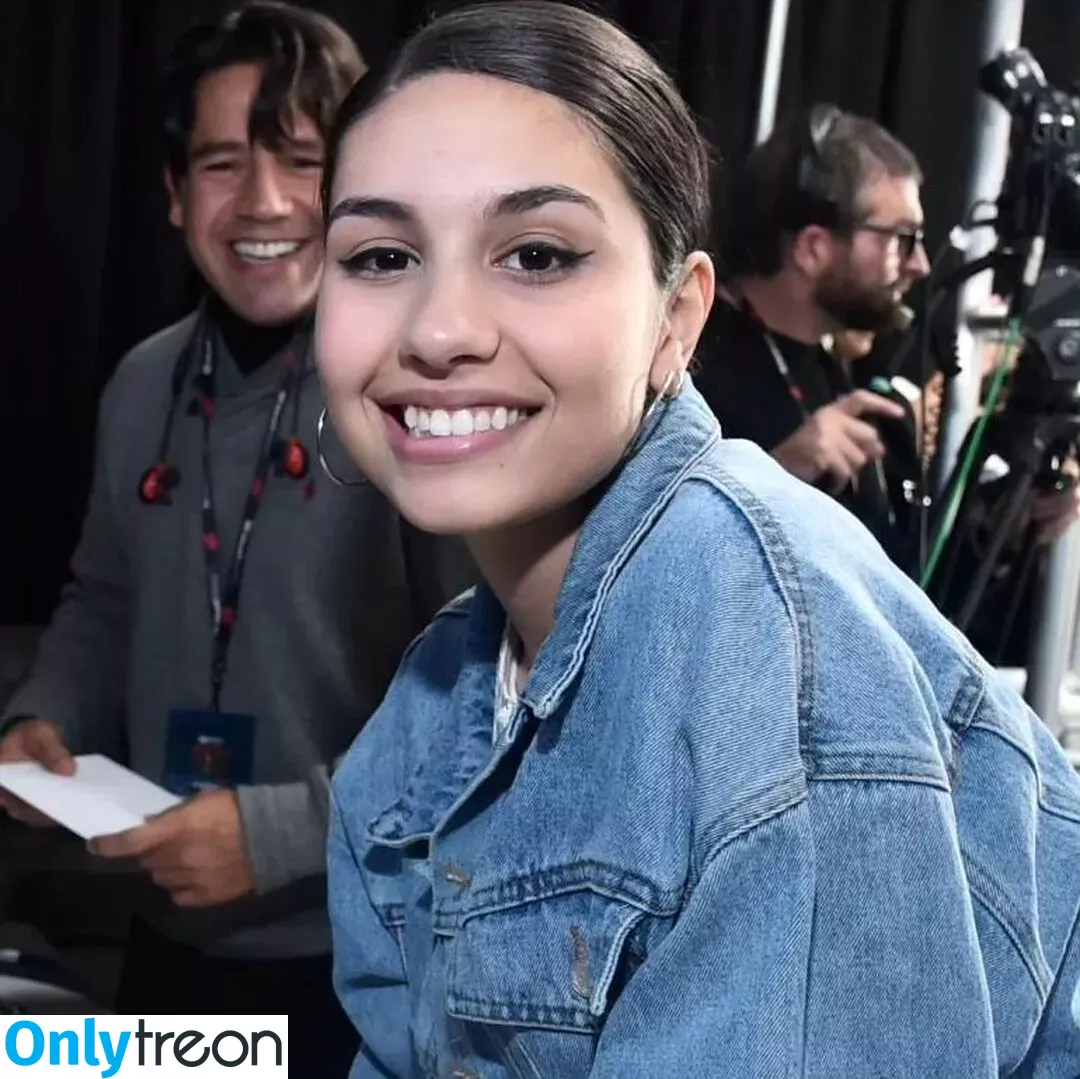 Alessia Cara голая photo #0033 (697145310 / alessiacara / alessiasmusic)