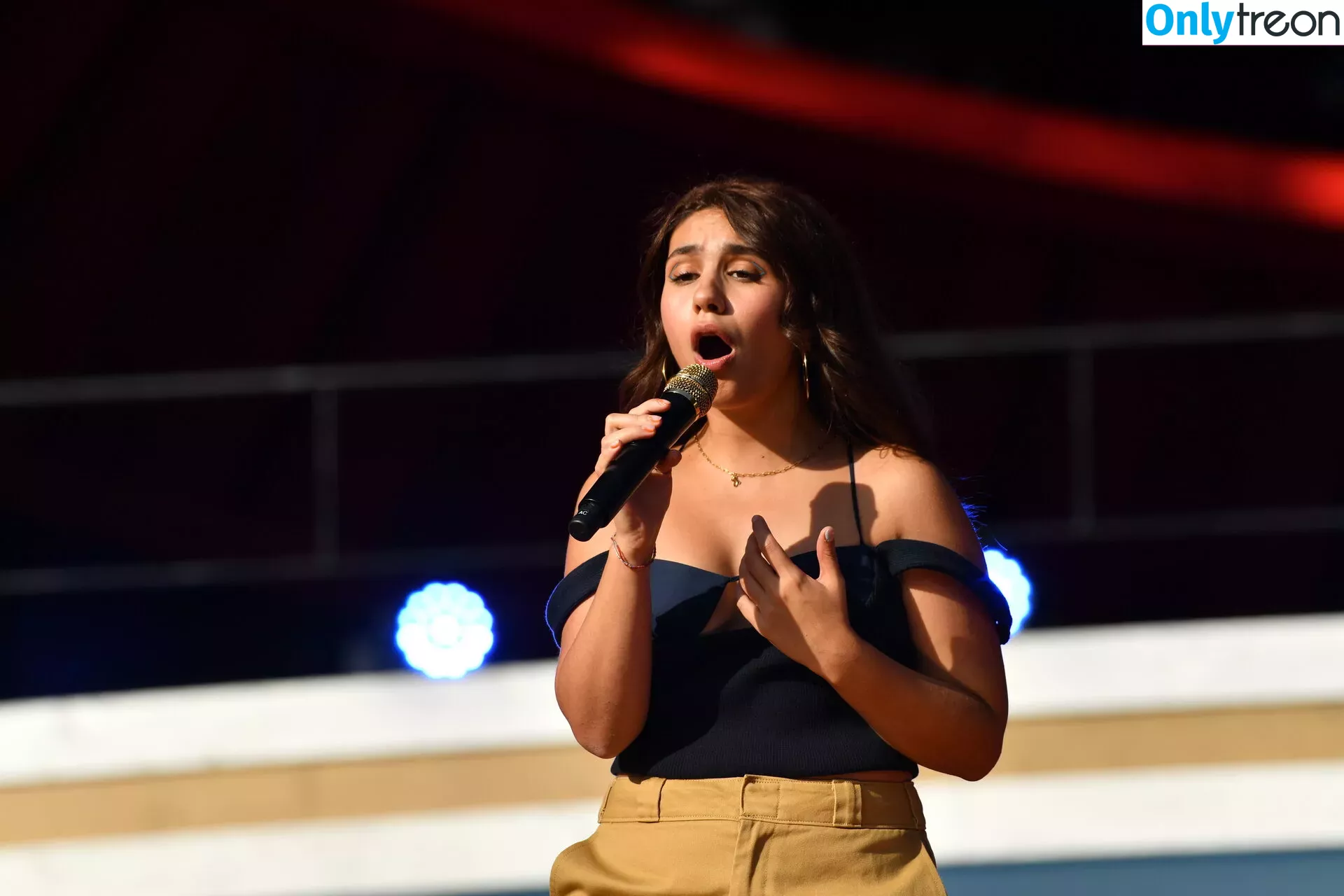 Alessia Cara голая photo #0103 (697145310 / alessiacara / alessiasmusic)