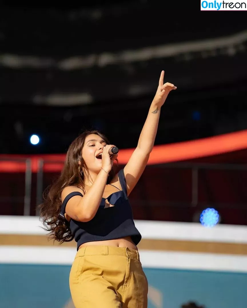 Alessia Cara голая photo #0186 (697145310 / alessiacara / alessiasmusic)