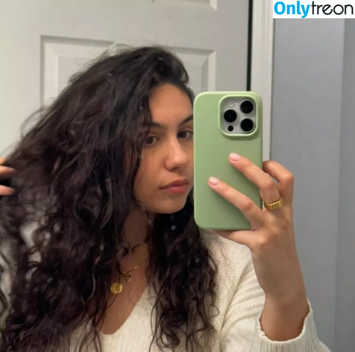 Alessia Cara nude photo #0213 (697145310 / alessiacara / alessiasmusic)