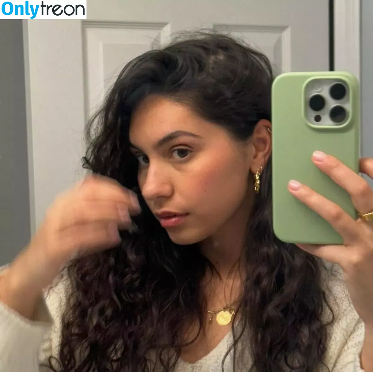 Alessia Cara голая photo #0214 (697145310 / alessiacara / alessiasmusic)