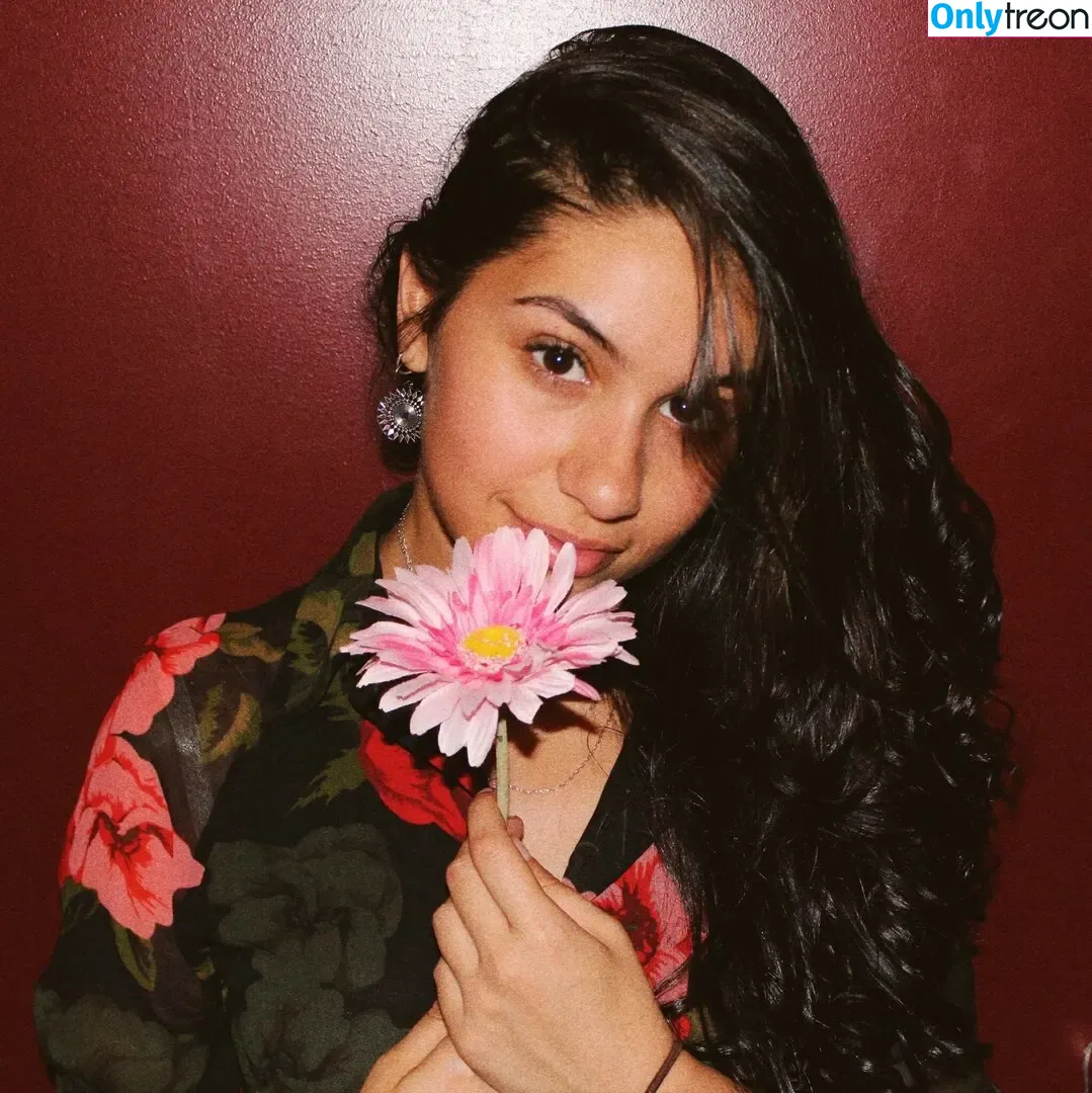 Alessia Cara голая photo #0262 (697145310 / alessiacara / alessiasmusic)