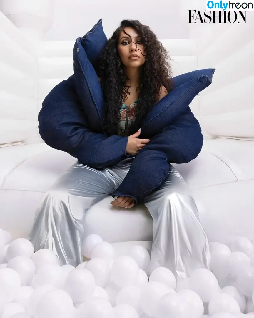 Alessia Cara nude photo #0275 (697145310 / alessiacara / alessiasmusic)