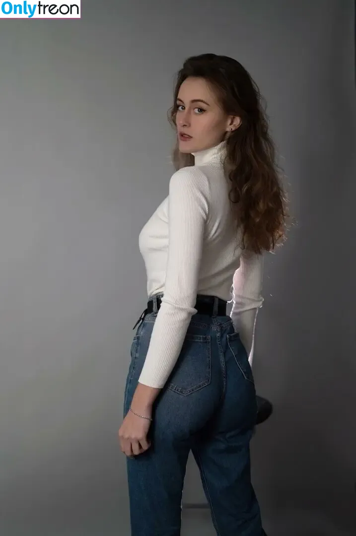 AlesyaDrons nude photo #0003 (alesya_letsfly)