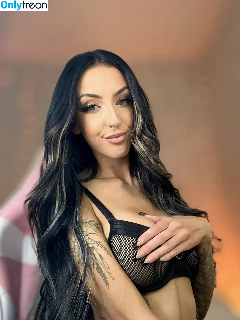Alex Ava nude photo #0003 (Alexoava / alexoavaa)