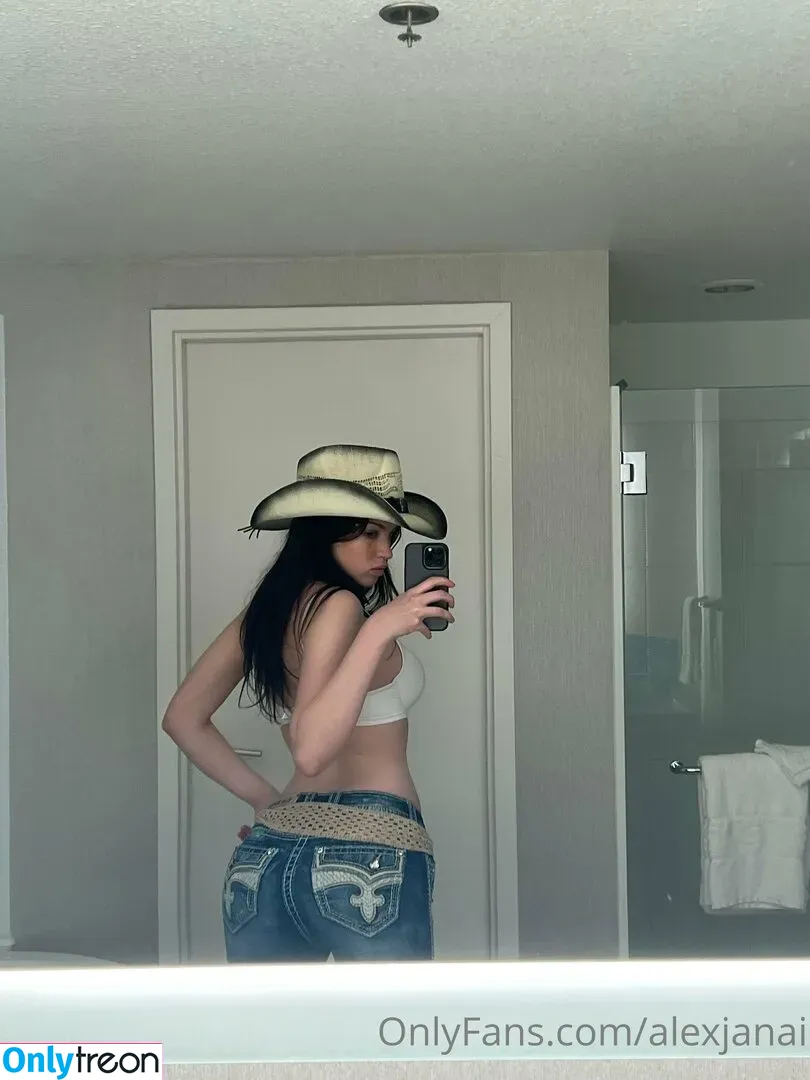Alex Janai голая photo #0048 (alexjanai)
