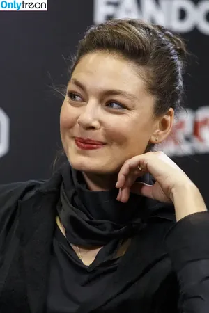 Alexa Davalos / alexakdavalos nude photo #0047