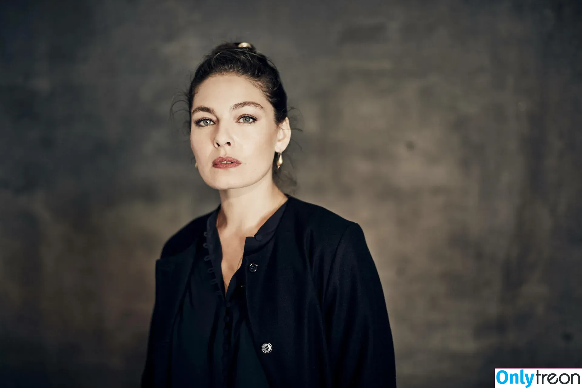 Alexa Davalos голая photo #0027 (alexakdavalos)