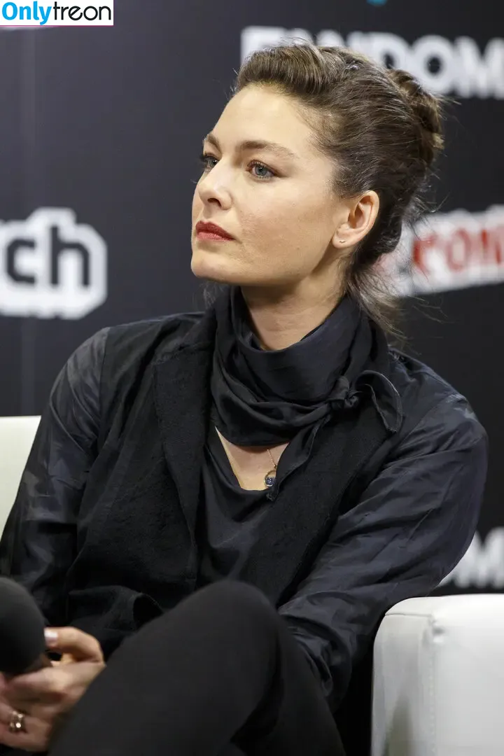 Alexa Davalos голая photo #0041 (alexakdavalos)