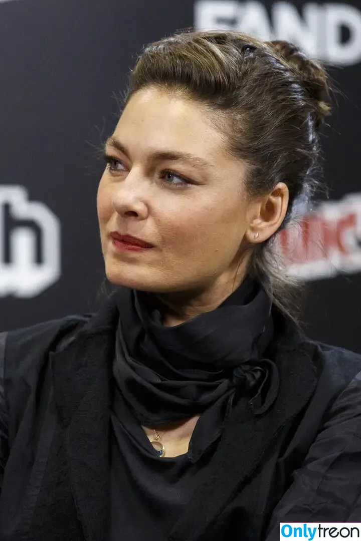 Alexa Davalos голая photo #0044 (alexakdavalos)