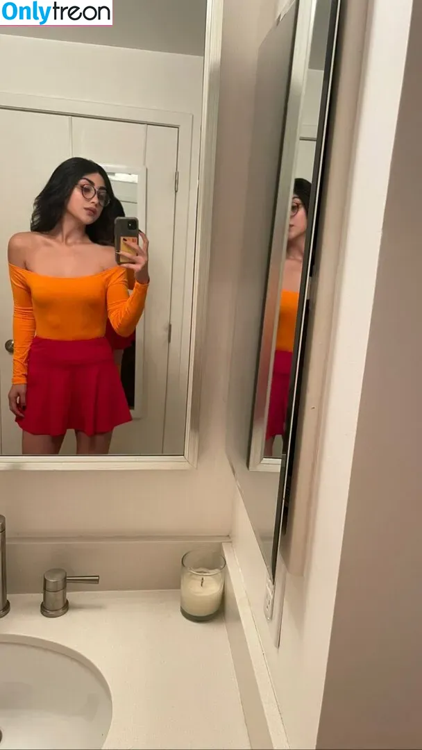 Alexa Mansour nude photo #0011 (alexamansour)