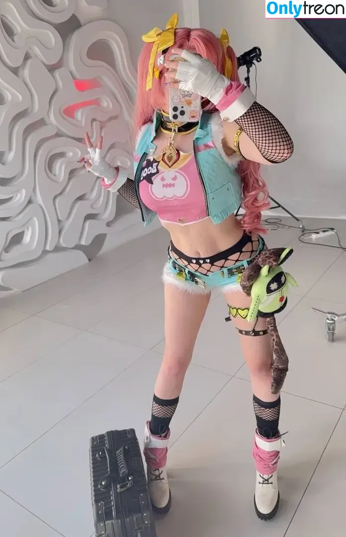 Alexandra Bodler голая photo #2125 (Caterpillar / caterpillar_cos / caterpillarcos)
