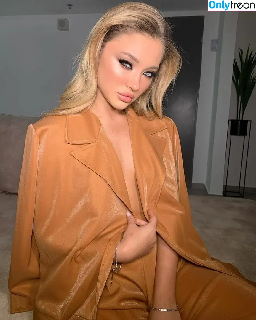 Alexandra Cohen nude photo #0014 (alexandra_nails_c)
