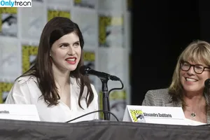 Alexandra Daddario / alexandradaddario фото голая #3266