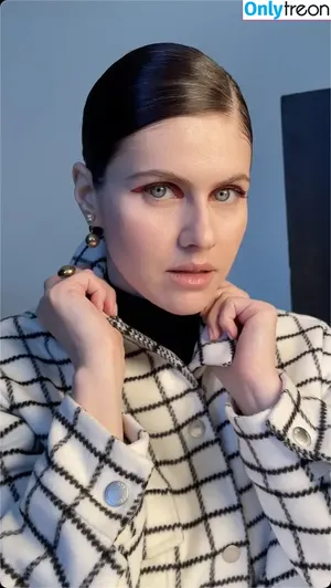 Alexandra Daddario / alexandradaddario фото голая #3313