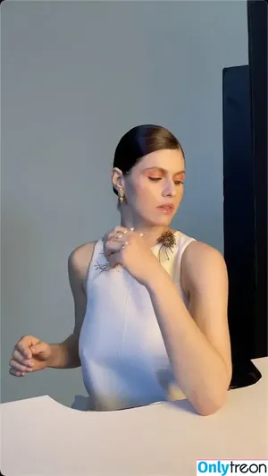Alexandra Daddario / alexandradaddario фото голая #3317