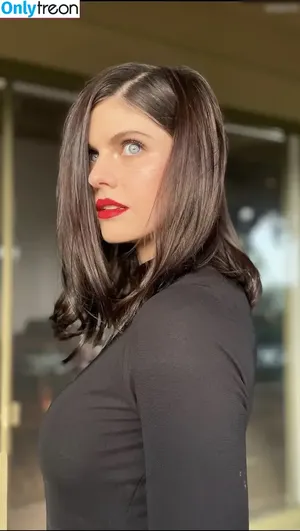 Alexandra Daddario / alexandradaddario фото голая #3333