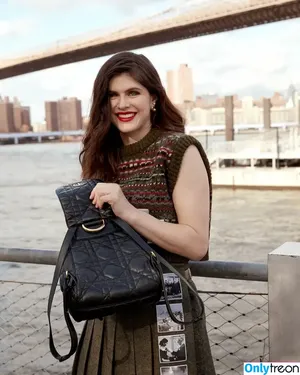 Alexandra Daddario / alexandradaddario фото голая #3360