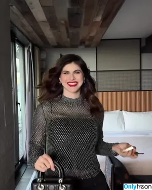 Alexandra Daddario / alexandradaddario фото голая #3379