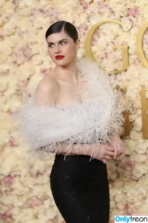 Alexandra Daddario / alexandradaddario фото голая #3422