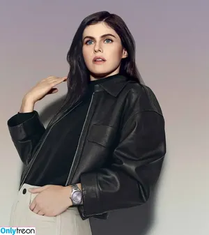 Alexandra Daddario / alexandradaddario фото голая #3452