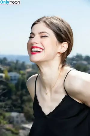 Alexandra Daddario / alexandradaddario фото голая #3519