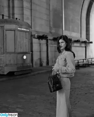 Alexandra Daddario / alexandradaddario фото голая #3730