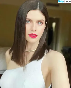 Alexandra Daddario / alexandradaddario nude photo #3875