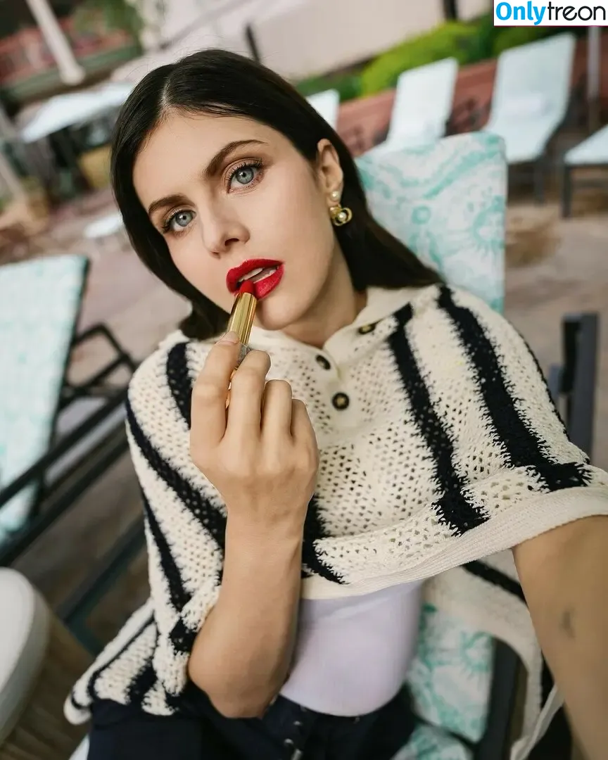 Alexandra Daddario nude photo #3217 (alexandradaddario)