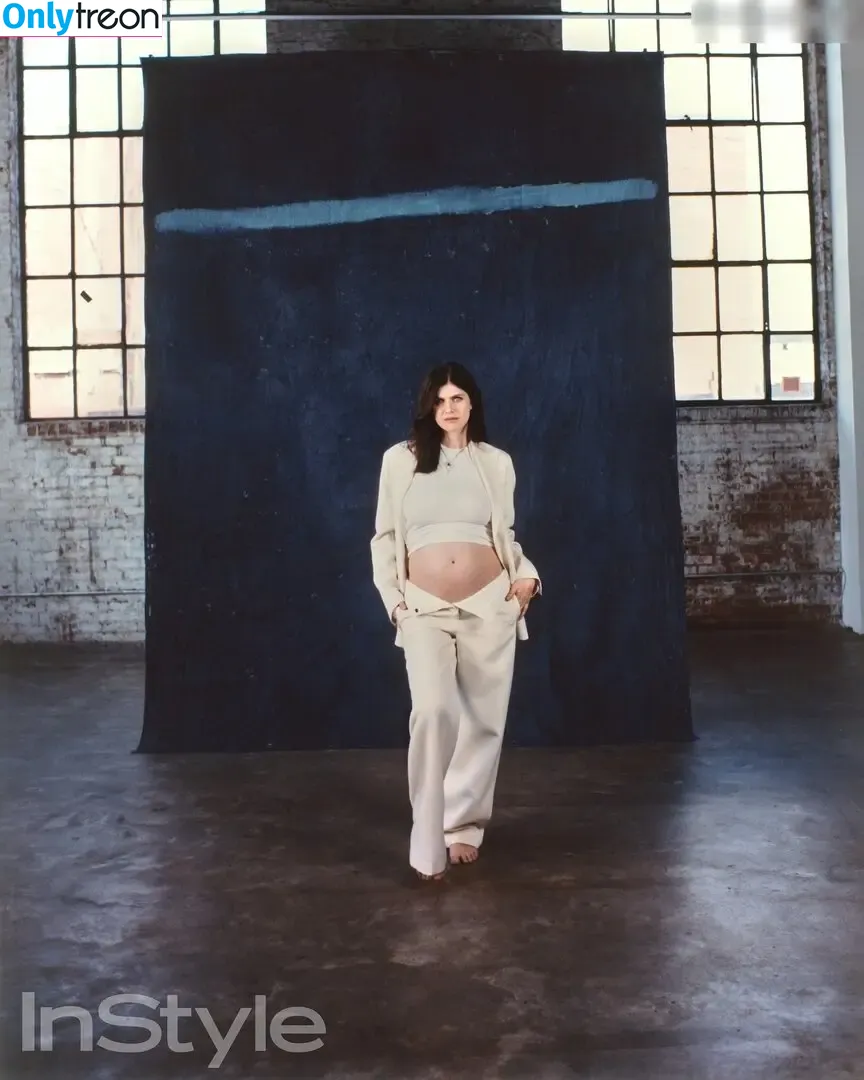 Alexandra Daddario nude photo #3289 (alexandradaddario)