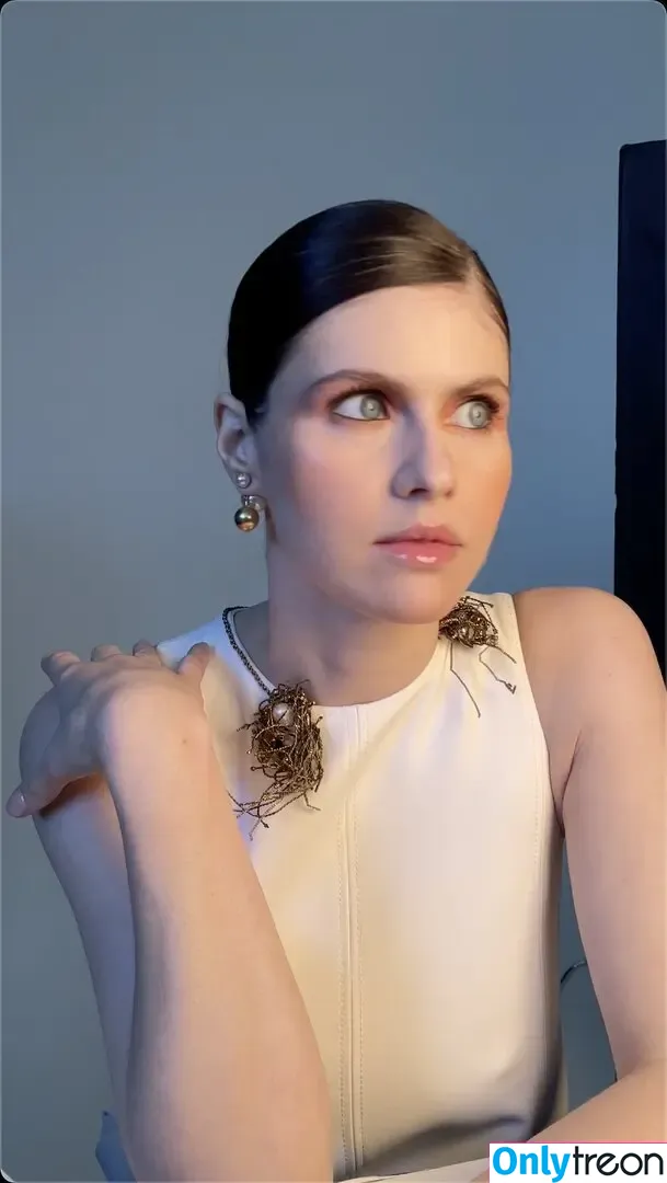 Alexandra Daddario nude photo #3318 (alexandradaddario)