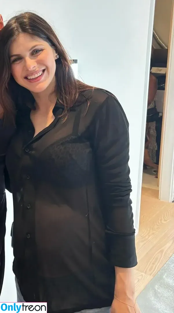 Alexandra Daddario голая photo #3319 (alexandradaddario)
