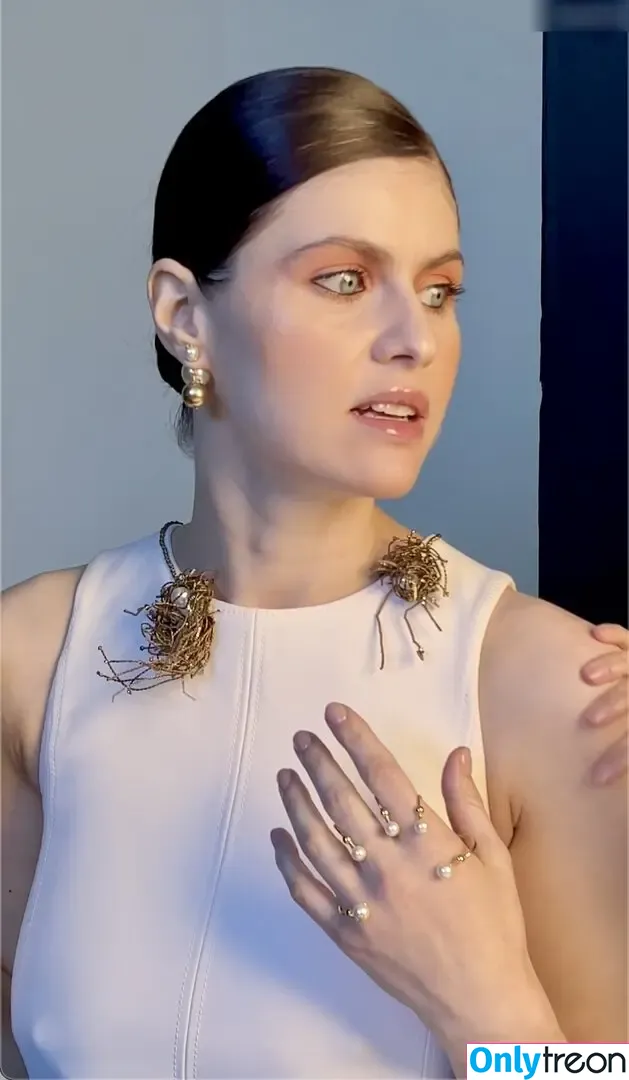 Alexandra Daddario голая photo #3322 (alexandradaddario)