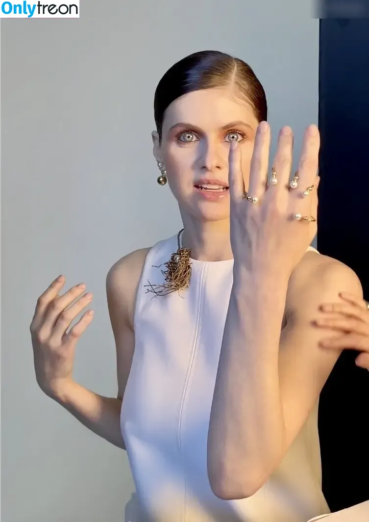 Alexandra Daddario голая photo #3324 (alexandradaddario)