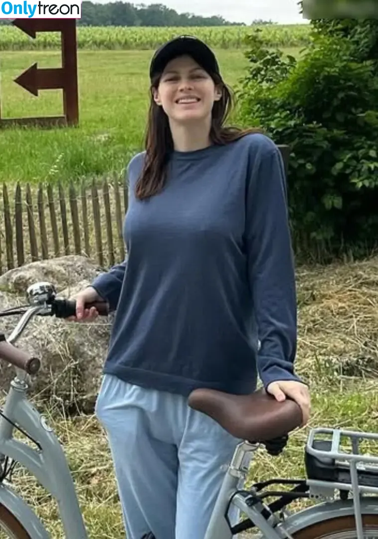 Alexandra Daddario голая photo #3390 (alexandradaddario)