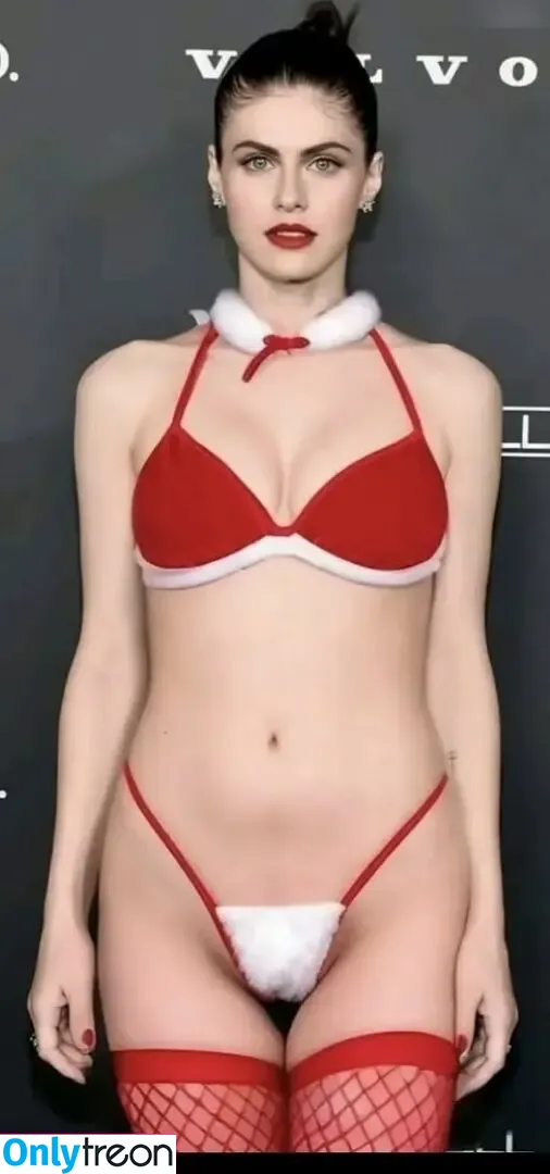 Alexandra Daddario nude photo #3392 (alexandradaddario)