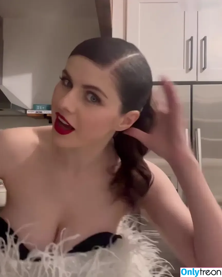 Alexandra Daddario nude photo #3421 (alexandradaddario)