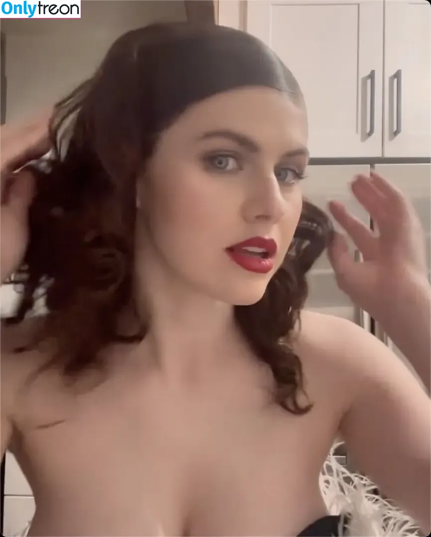 Alexandra Daddario nude photo #3426 (alexandradaddario)