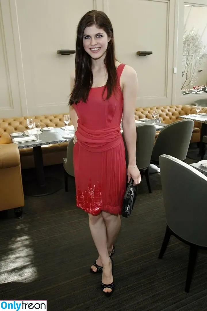 Alexandra Daddario nude photo #3437 (alexandradaddario)