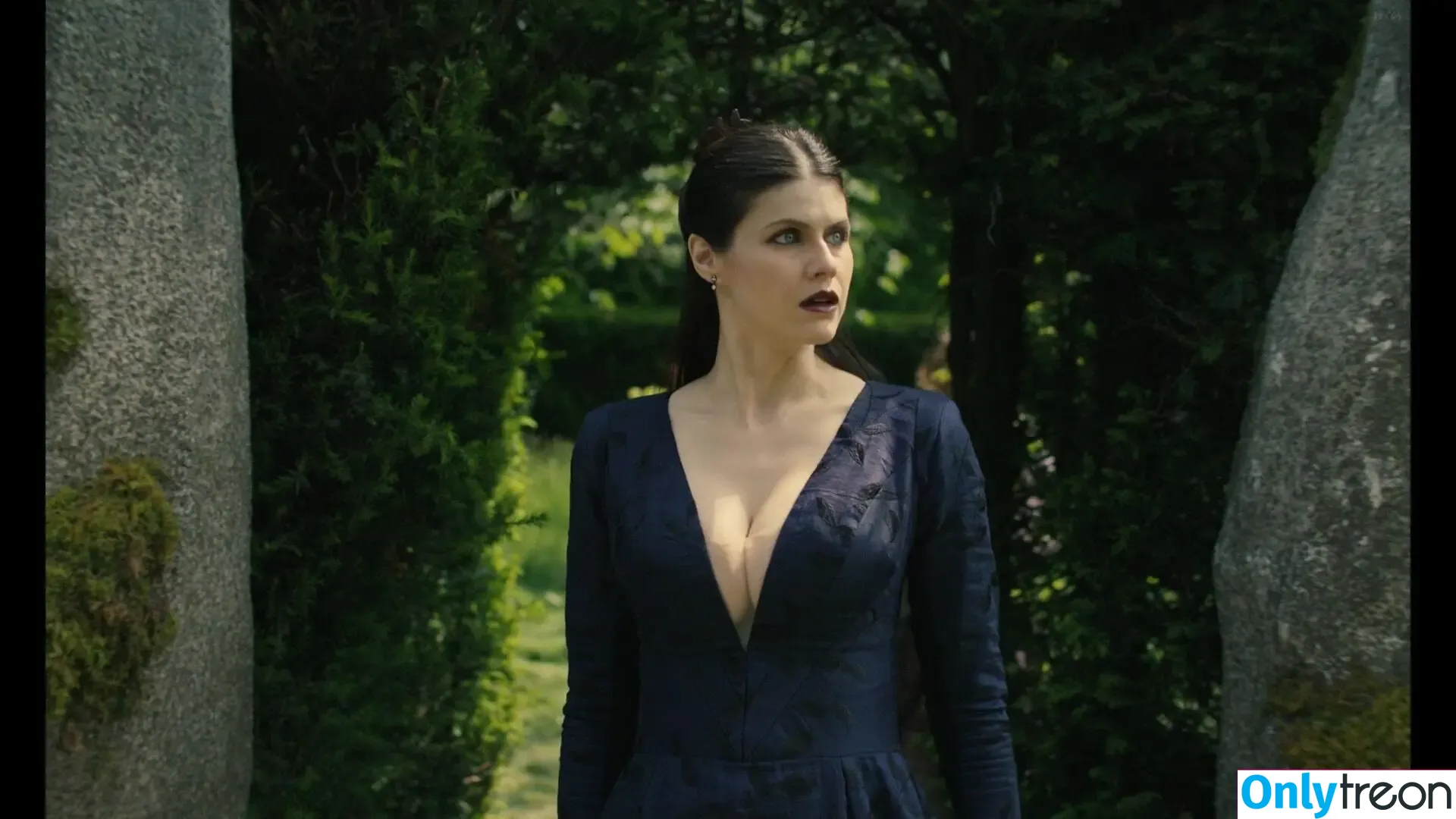 Alexandra Daddario nude photo #3526 (alexandradaddario)